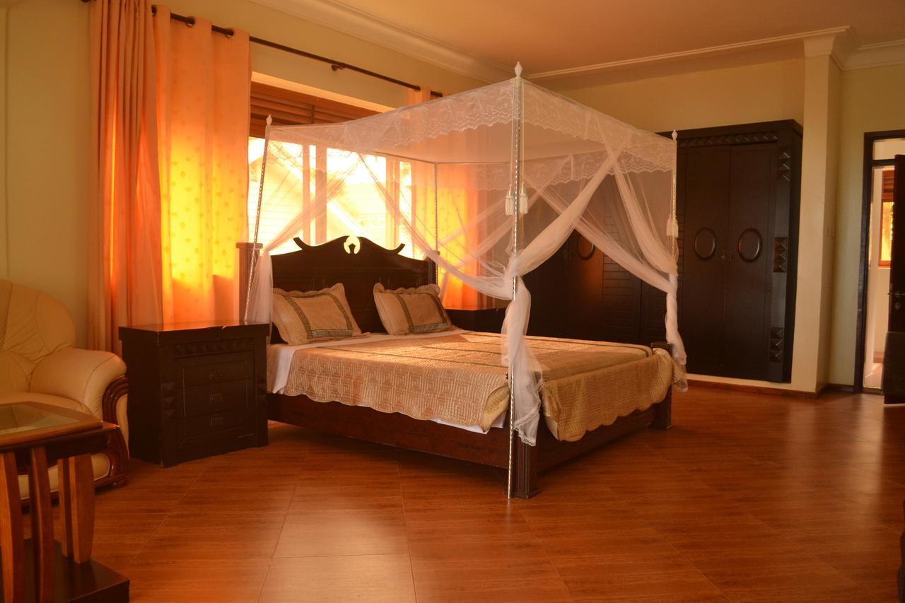 The Palms Beach Hotel And Restaurant Limited Entebbe Exterior foto